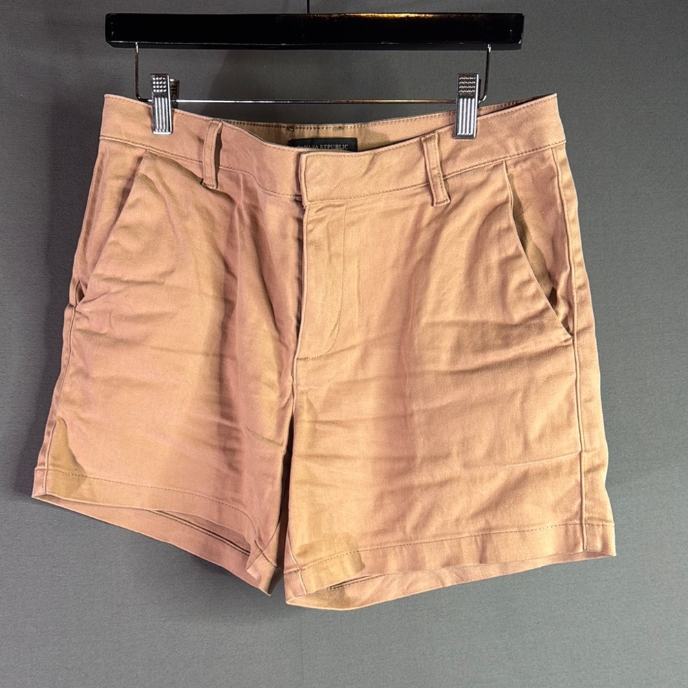 Banana Republic Tan Flat Front Shorts women’s size‎ 10